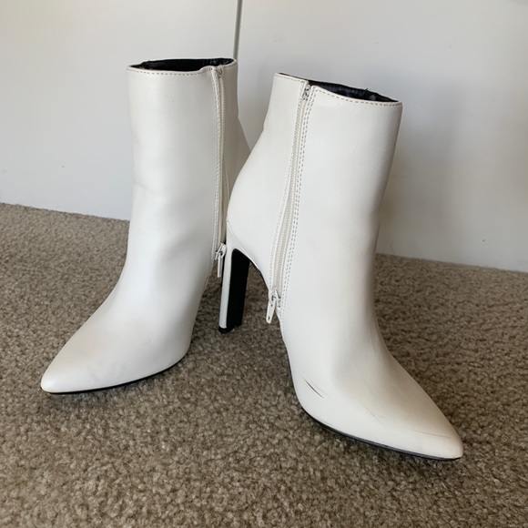 Miss Lola Shoes - White heeled ankle booties
